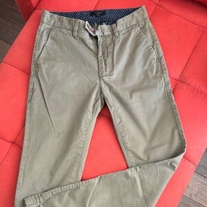 Ted Baker London Chinos Versatile Cotton Blend